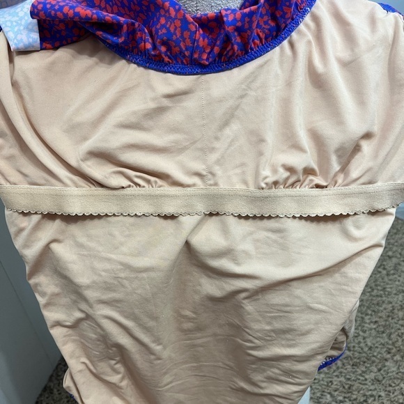 J.Crew one piece ruffle low back blue with small red leaf pattern size 8 - Picture 9 of 12